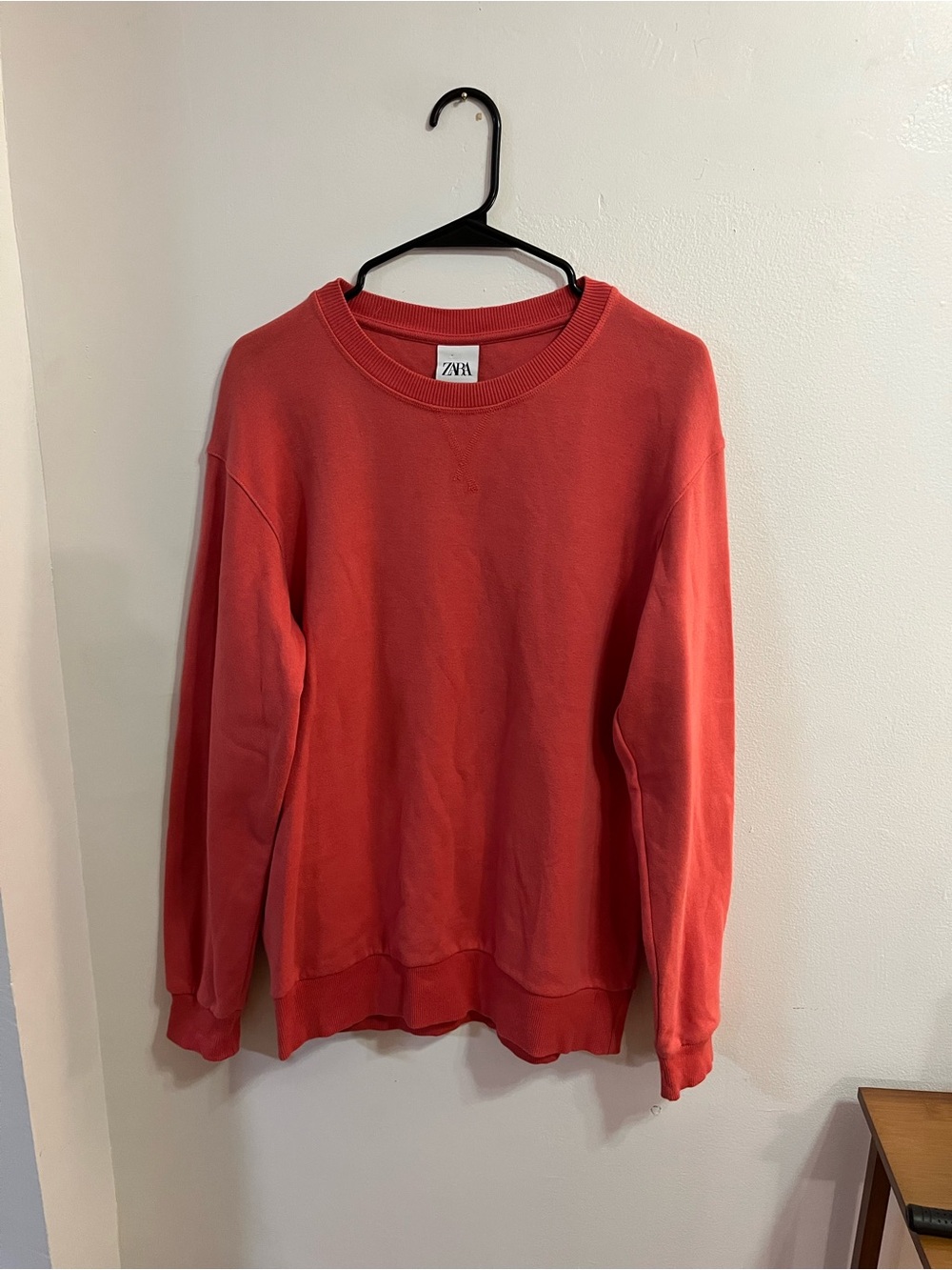 Zara Men’s Coral-Red Crewneck Sweatshirt. Adult MEDIUM